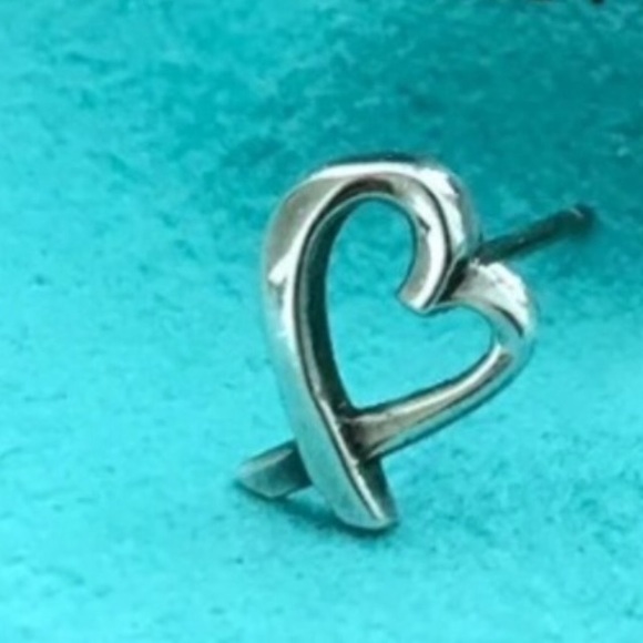 Tiffany&co single Earring. - Picture 1 of 8
